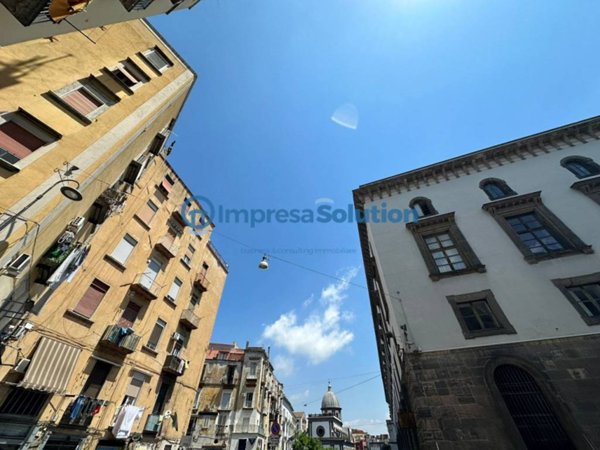 negozio in affitto a Napoli in zona Centro Antico