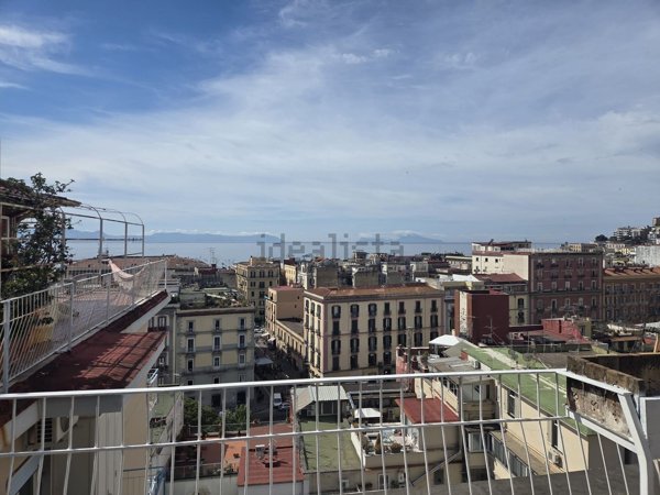 appartamento in affitto a Napoli in zona Chiaia