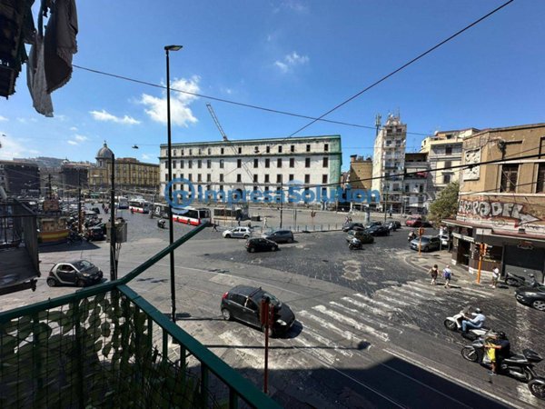negozio in affitto a Napoli in zona Pendino / San Giuseppe