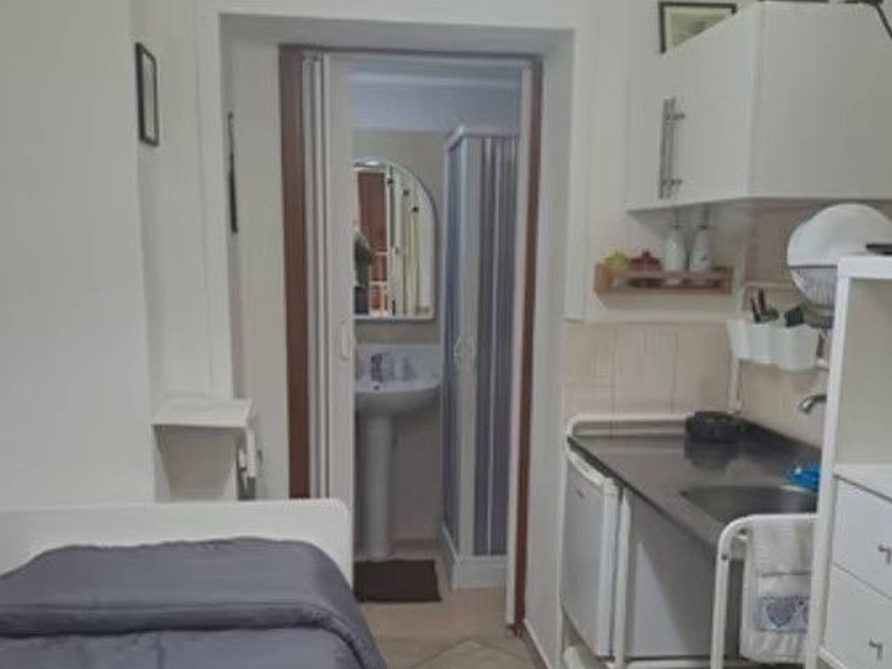 negozio in affitto a Napoli in zona Chiaia