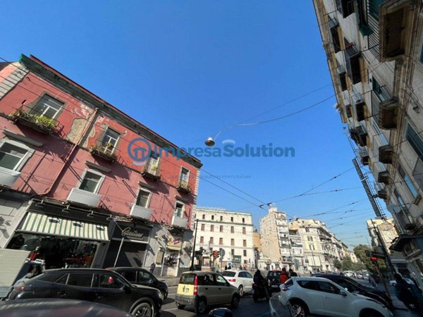 negozio in affitto a Napoli in zona Pendino / San Giuseppe