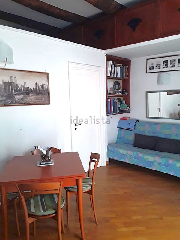 appartamento in affitto a Napoli in zona Chiaia
