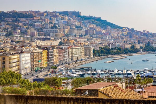 appartamento in affitto a Napoli in zona Chiaia