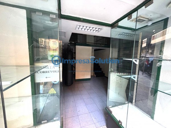 locale commerciale in affitto a Napoli