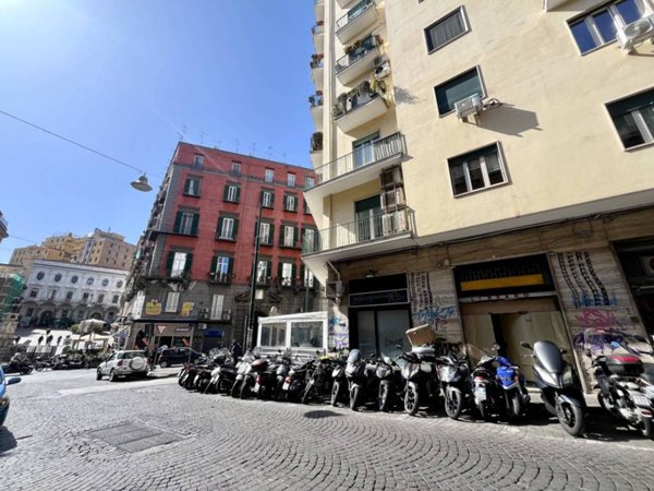 negozio in affitto a Napoli