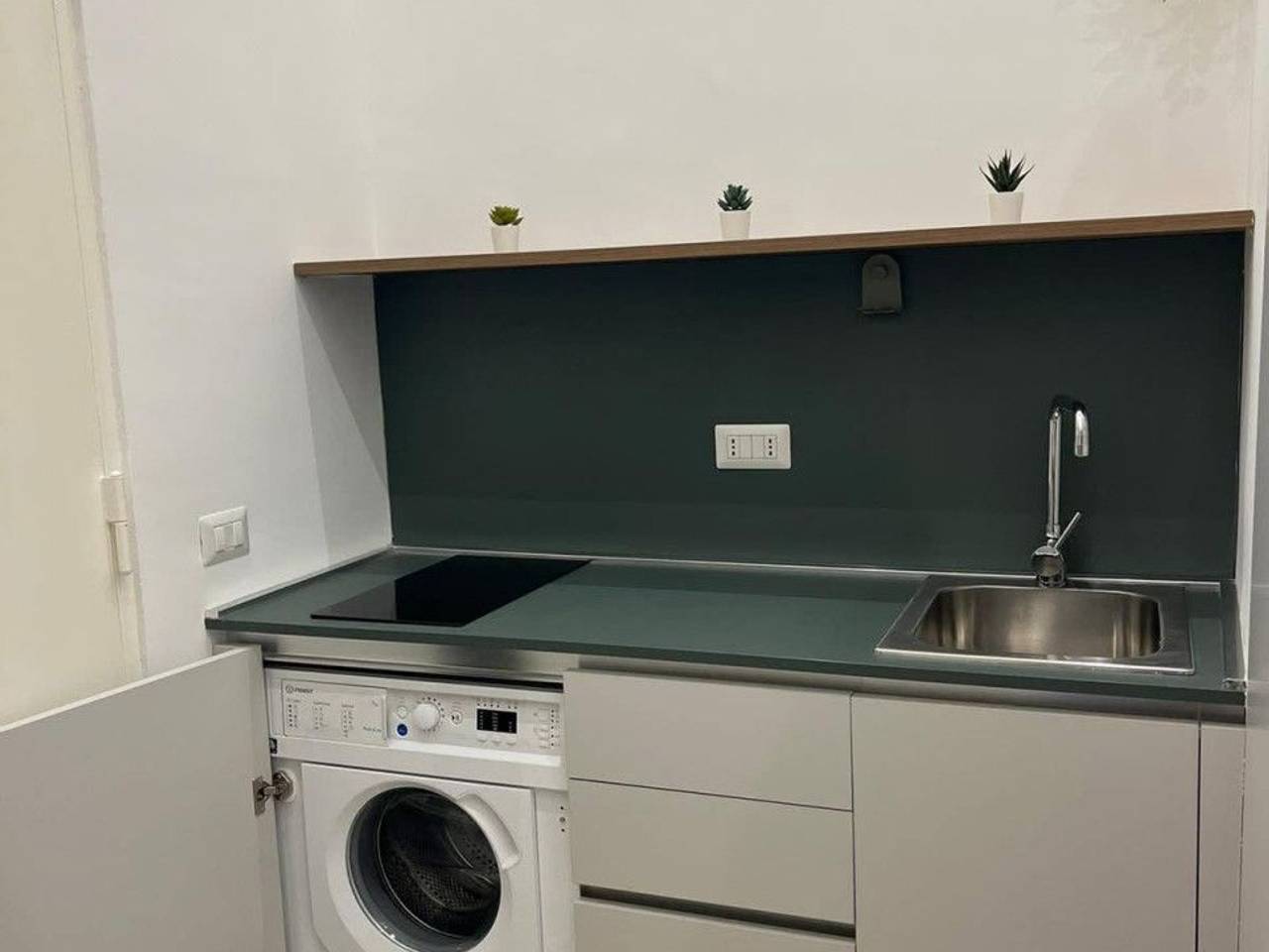 appartamento in affitto a Napoli in zona San Carlo all'Arena