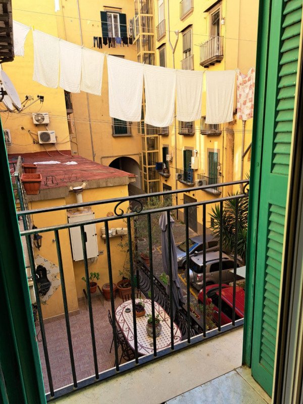 appartamento in affitto a Napoli in zona Stella