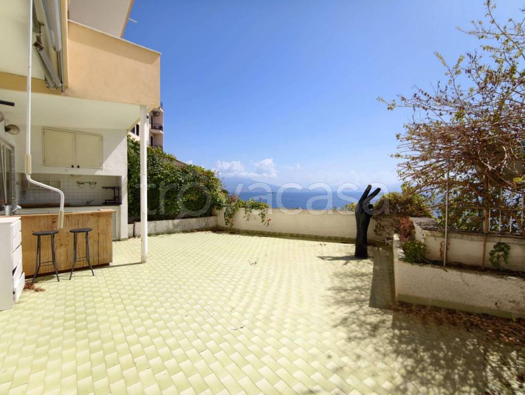 appartamento in affitto a Napoli in zona Posillipo