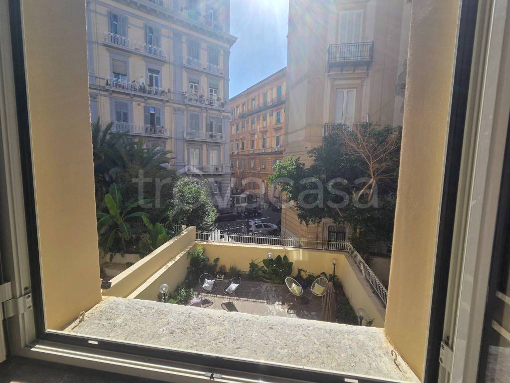 appartamento in affitto a Napoli in zona Chiaia