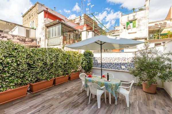 appartamento in affitto a Napoli in zona Stella