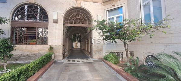ufficio in affitto a Napoli in zona Chiaia