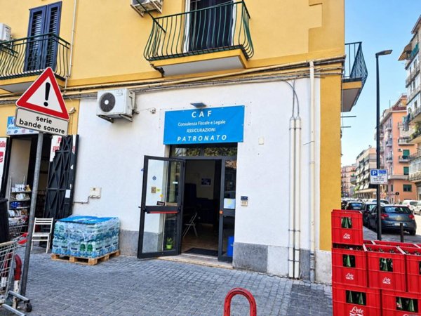 locale commerciale in affitto a Napoli in zona Vicaria