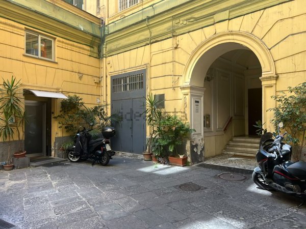 ufficio in affitto a Napoli in zona Pendino / San Giuseppe