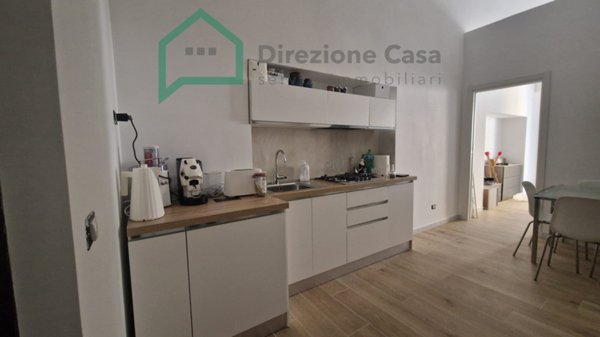 appartamento in affitto a Napoli in zona San Carlo all'Arena