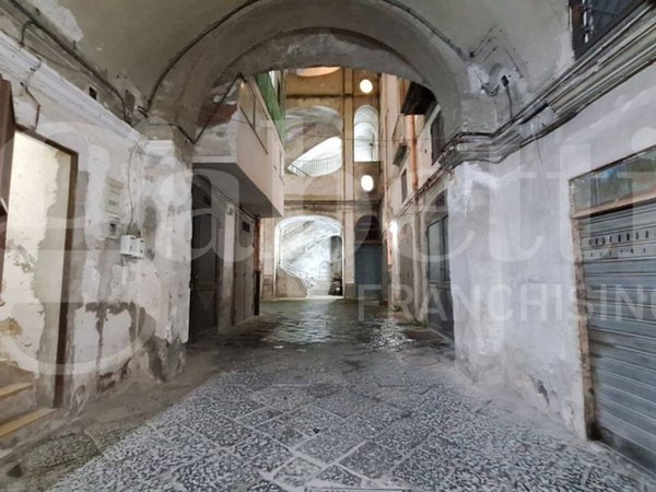 appartamento in affitto a Napoli in zona Stella