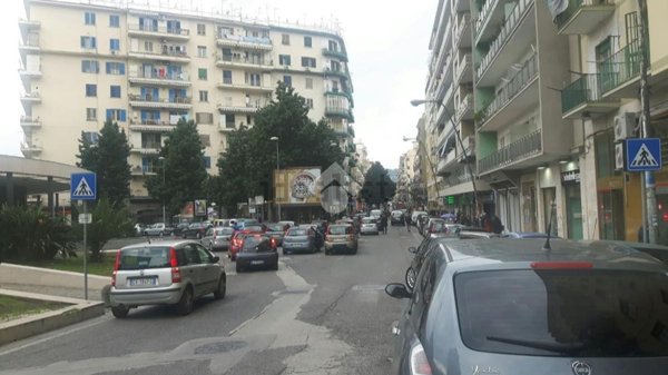 locale commerciale in affitto a Napoli in zona Fuorigrotta