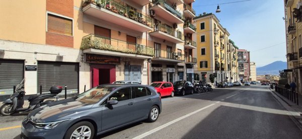 locale commerciale in affitto a Napoli in zona Arenella