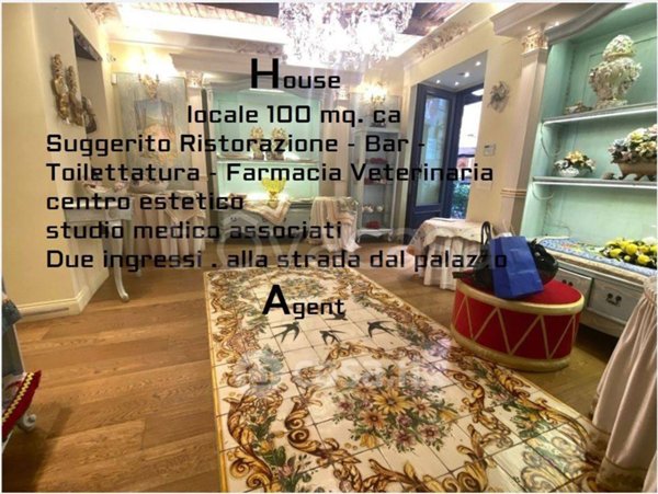 quadrivano in affitto a Napoli in zona Chiaia