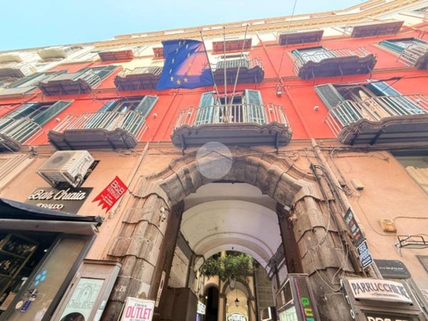 locale commerciale in affitto a Napoli in zona Chiaia
