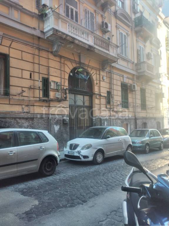 appartamento in affitto a Napoli in zona San Carlo all'Arena