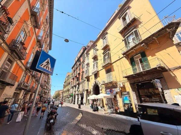 locale commerciale in affitto a Napoli in zona Montecalvario