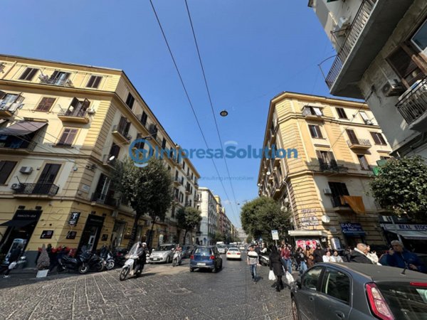 locale commerciale in affitto a Napoli in zona Pendino / San Giuseppe