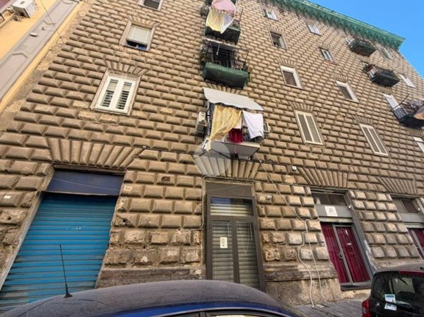 locale commerciale in affitto a Napoli