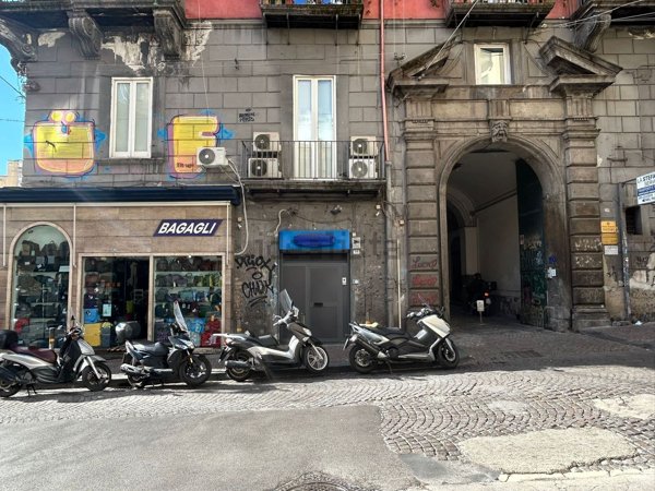 locale commerciale in affitto a Napoli