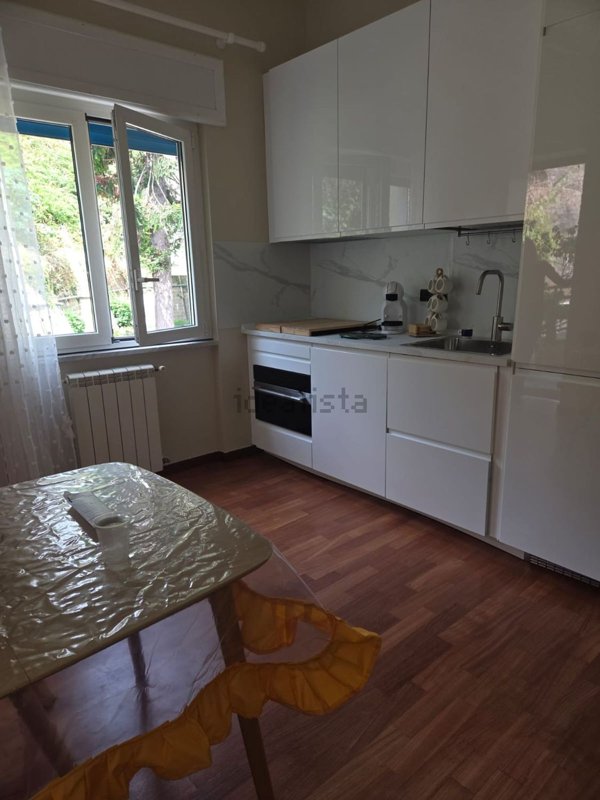 appartamento in affitto a Napoli in zona Chiaia