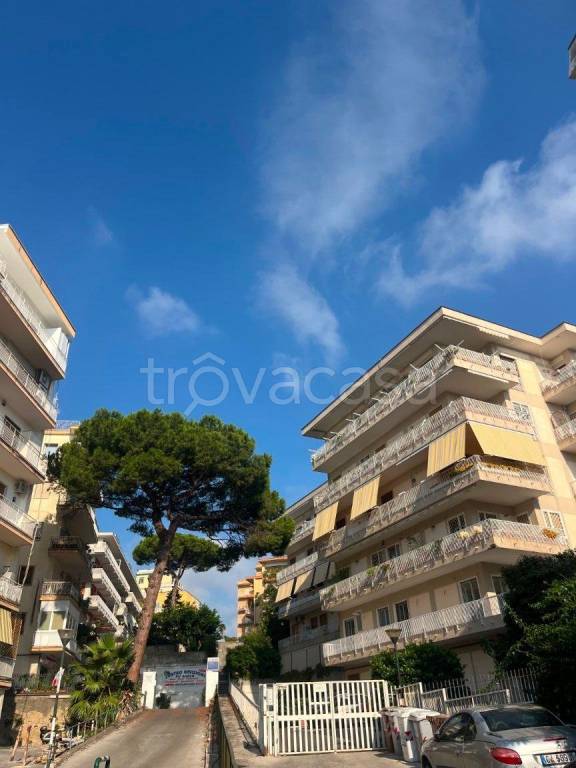 appartamento in affitto a Napoli in zona Posillipo