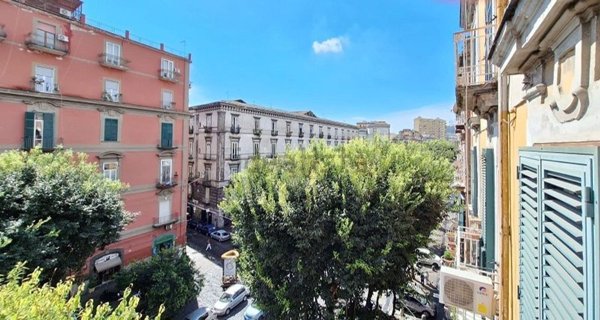 appartamento in affitto a Napoli in zona San Carlo all'Arena