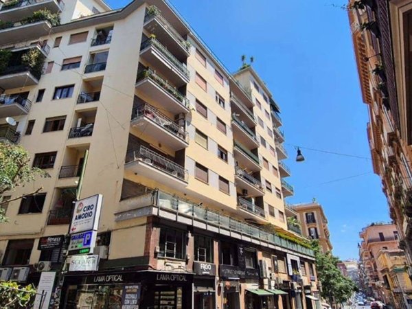 ufficio in affitto a Napoli in zona Chiaia
