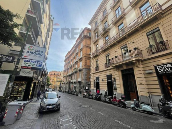 ufficio in affitto a Napoli in zona Chiaia