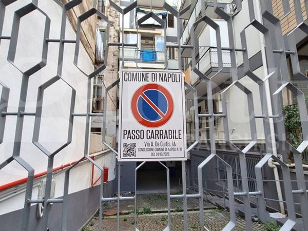 locale commerciale in affitto a Napoli in zona Stella