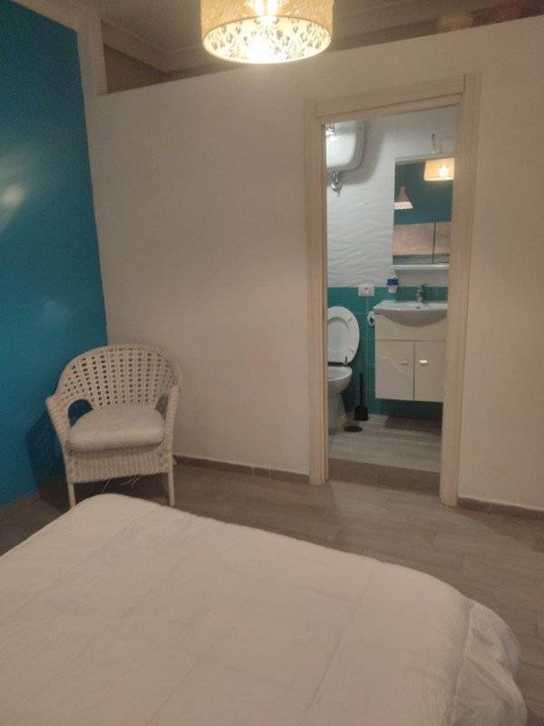 appartamento in affitto a Napoli in zona Chiaia