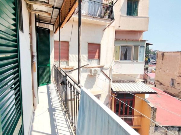 appartamento in affitto a Napoli in zona Stella