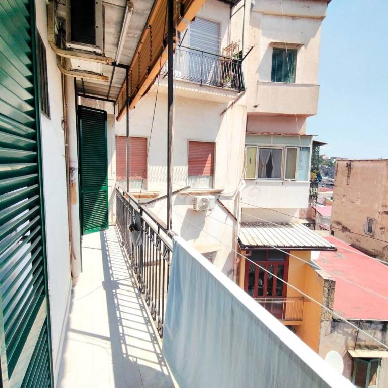 appartamento in affitto a Napoli in zona Stella