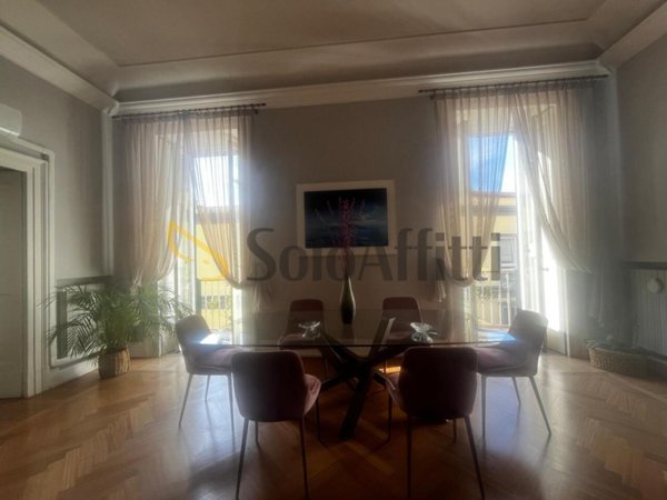 appartamento in affitto a Napoli in zona Chiaia
