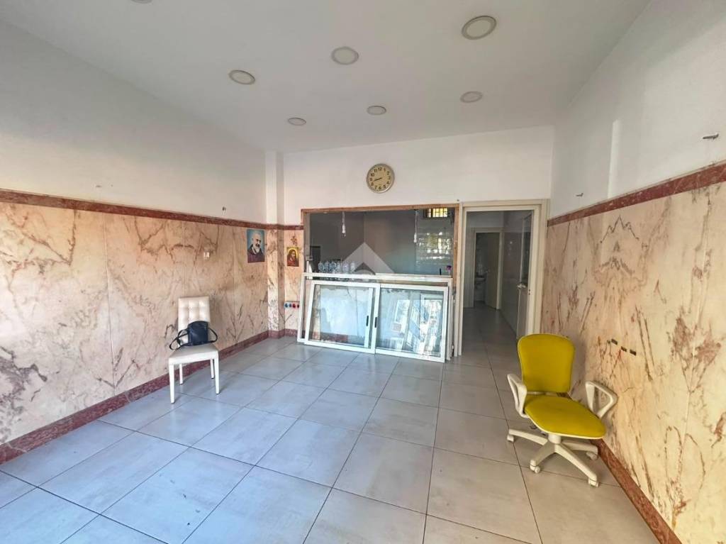 locale commerciale in affitto a Napoli in zona Secondigliano