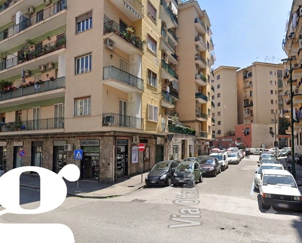 locale commerciale in affitto a Napoli in zona Arenella