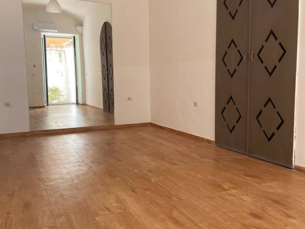 ufficio in affitto a Napoli in zona Chiaia