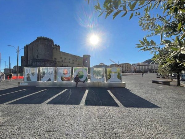 locale commerciale in affitto a Napoli in zona Porto