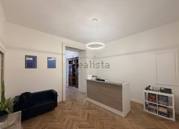 ufficio in affitto a Napoli in zona Chiaia