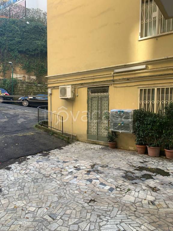 appartamento in affitto a Napoli in zona Chiaia