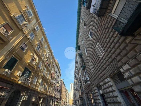 locale commerciale in affitto a Napoli