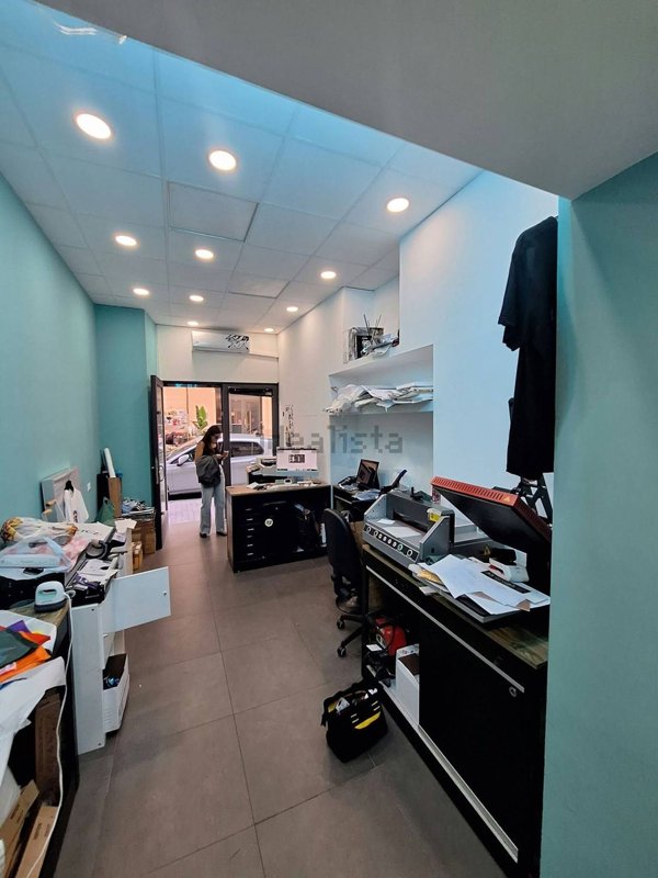 locale commerciale in affitto a Napoli in zona Vomero