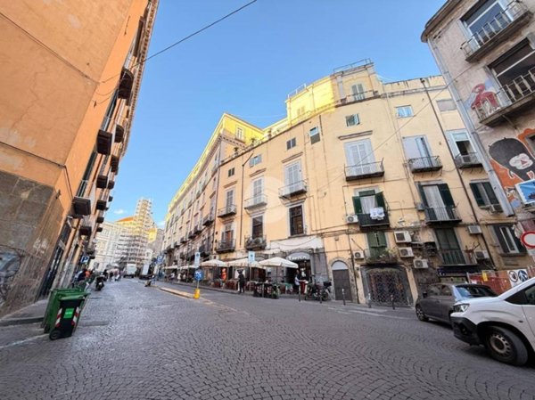 locale commerciale in affitto a Napoli