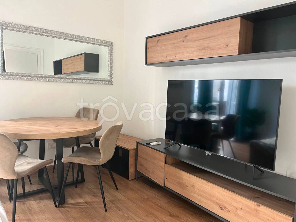 appartamento in affitto a Napoli in zona Chiaia