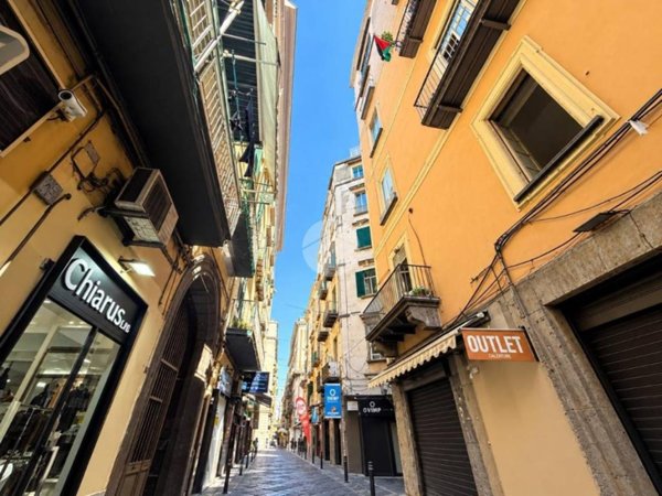 locale commerciale in affitto a Napoli