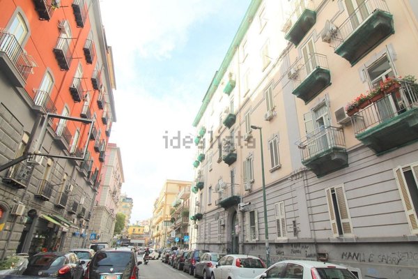 appartamento in affitto a Napoli in zona San Carlo all'Arena